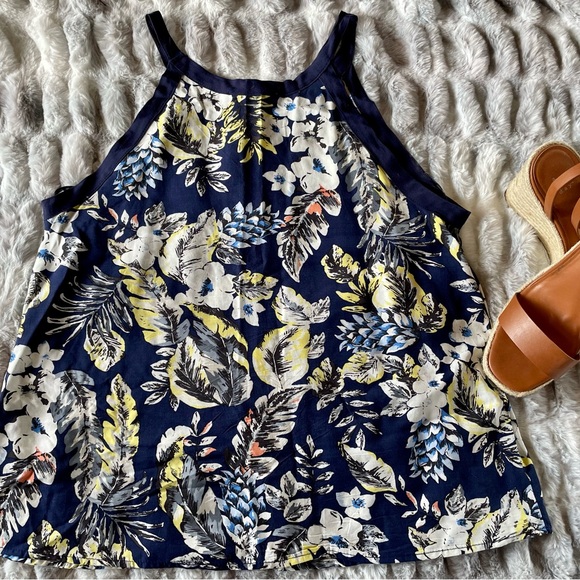 Modern Floral Print Top in Blue by Elodie. Size XL - Picture 4 of 7